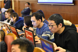 2中国吉林网工作人员在现场图文直播.jpg